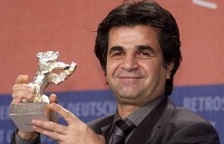 İranlı ödüllü yönetmen Cafer Penahi'ye...