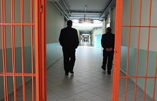 AYM, annesinin taziyesine katılmasına izin verilmeyen...