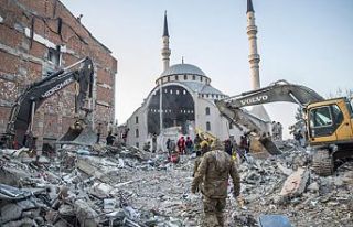 Antep'te yıkılan 25 binaya ilişkin 5 şüpheli...