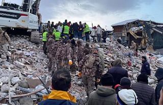 Depremde yaşamını yitirenlerin sayısı, 4 bin...