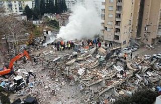 Depremlerde yaşamını yitirenlerin sayısı 43 bin...