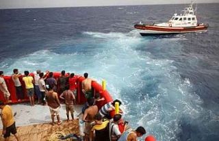 İtalya açıklarında 2 mülteci teknesi battı,...