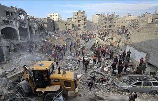 İsrail Gazze'deki mülteci kamplarına saldırdı:...