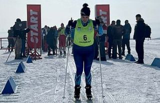 655 sporcu Yüksekova'daki Kayaklı Koşu Elemeleri'nde...