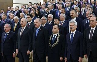 AYM Başkanı Zühtü Arslan konuştu, Erdoğan dinledi:...