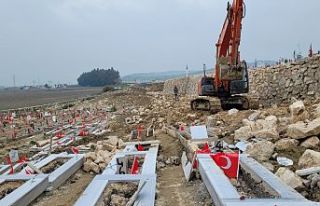 Hatay'da deprem mezarlığı kaydı: 'İnsanlar...