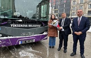 Yüksekova'nın ilk kadın toplu taşıma şoförüne...
