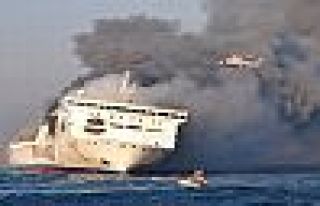 335 yolcuyu taşıyan gemide patlama