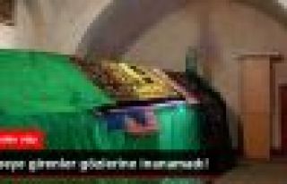 Adıyaman'da Köylüler, Türbenin Tavanına Asılı...