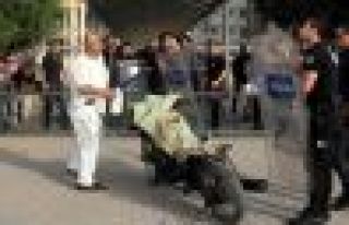 Adliye önünde öğrencilere palayla saldıran kişiye...