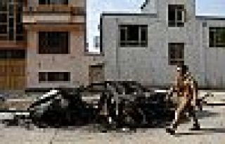 Afganistan'da cumhurbaşkanının mitingine bombalı...