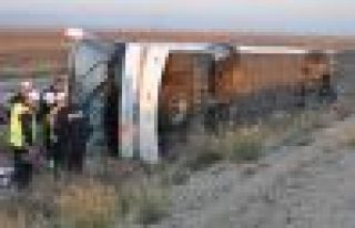 Afyon'da otobüs kazası: 33 yaralı