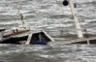 Akdeniz'de göçmen faciası, 300 kişi kayıp