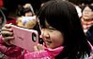 Akıllı telefon yüzünden görme kaybı yaşadı