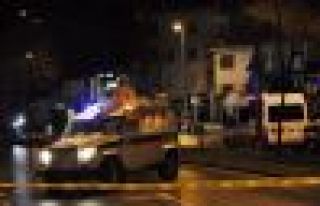 AKP önündeki polis noktasına ateş açıldı