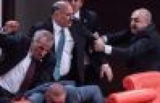 AKP'li Elitaş'a Göre Kadın Vekiller Kendilerini...