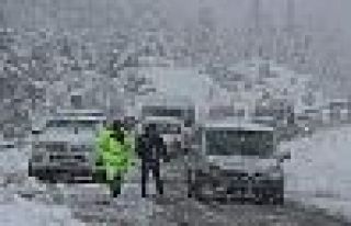 Akseki-Seydişehir yolu kardan kapandı