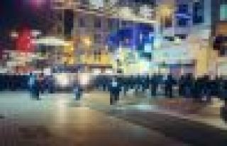 Taksim'de İnternet sansürü protestosuna polis saldırısı