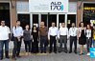 Alo taşeron hattı çalışanları: Biz de kadro...