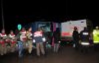 Ambulansla Cezaevi Ring Aracı Çarpıştı: 1 Ölü,...