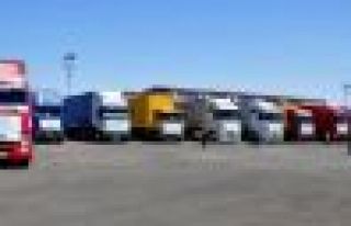 Amed'den Rojava'ya 6 TIR ilaç ve gıda yardımı