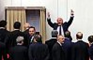 Anayasa değişikliği teklifinin görüşülmesine...