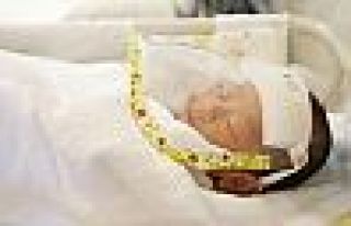 Annesi koronaya yakalanan üç günlük bebek öldü