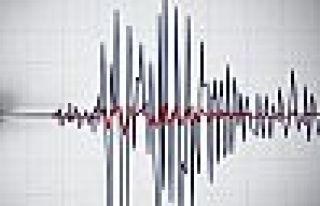  Antalya'da 4.8'lik deprem