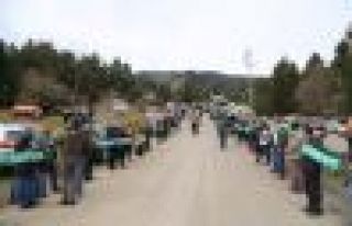 Artvin'de Bilirkişi Heyetine İnsan Zincirli Protesto