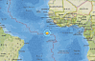 Atlantik Okyanusu'nda 7.4 büyüklüğünde deprem