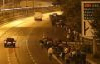 Avrupa'ya geçmek isteyen sığınmacılar TEM'de...