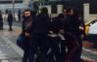 Başbakanlık Ofisi önünde Aziz Güler eylemi