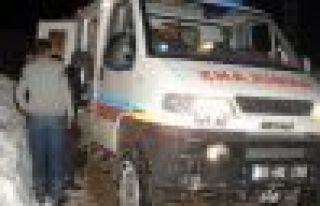 Başkele'de kar yüzünden 12 kişi dağda mahsur...