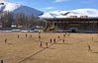 Bayburt'ta Cizrespor teknik ve idari ekibine saldırı