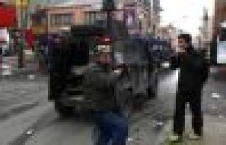 Berkin Elvan Anmasında Polis Sivillere Silah Doğrulttu