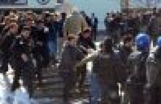 Berkin Elvan eylemlerine polis saldırısı