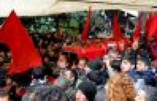 Berkin Elvan'ın cenazesini binlerce kişi karşıladı