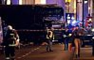 Berlin'de Noel pazarına TIR daldı: 12 ölü 48 yaralı