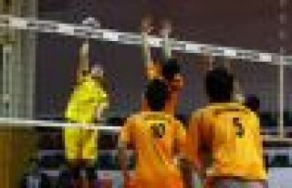 ‘'Bijî berxwedana Kobani' yazılı formayla maça...