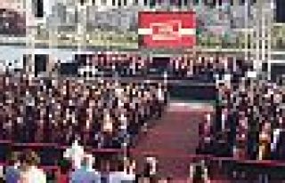 Bilgi Üniversitesi mezuniyet töreninde protesto