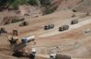 Bingöl'de 10 iş makinesi ateşe verildi