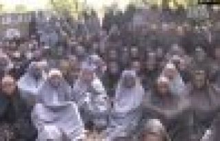 Boko Haram kaçırılan kızların ilk görüntüsünü...