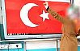 Bozkurt işaretli paylaşım yapan öğretmenin işine...