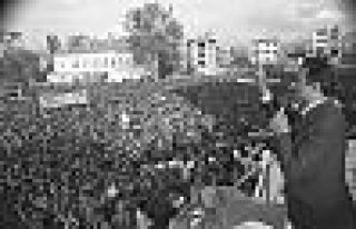 Bülent Ecevit: Dedemin Kürt olduğunu mezarlıkta...