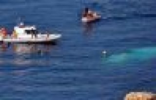 Çeşme'de kaçak teknesi battı: 3 ölü, 9 kayıp!