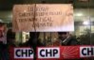 CHP İstanbul il binasını işgal eden işçilere...