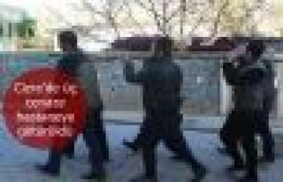 Cizre'de üç cenaze hastaneye götürüldü