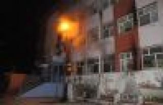 Cizre'de üç okul ateşe verildi