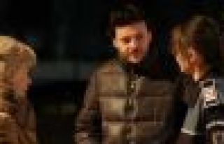 Çocuk Pozu: Eleştirinin Ötesinde Tokat Gibi