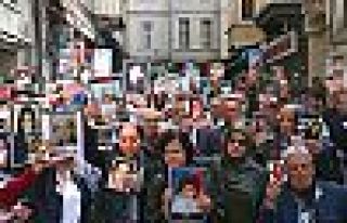 Cumartesi Anneleri gözaltına kaybedilen kadınları...